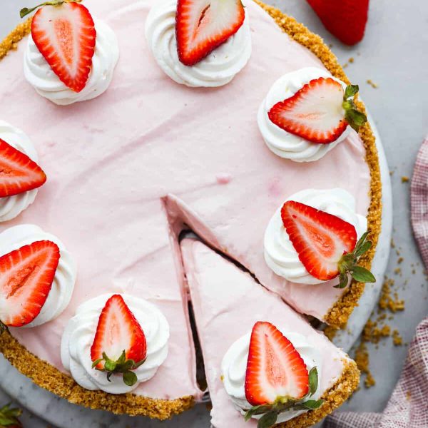 No-Bake Strawberry Cheesecake | The Recipe Critic