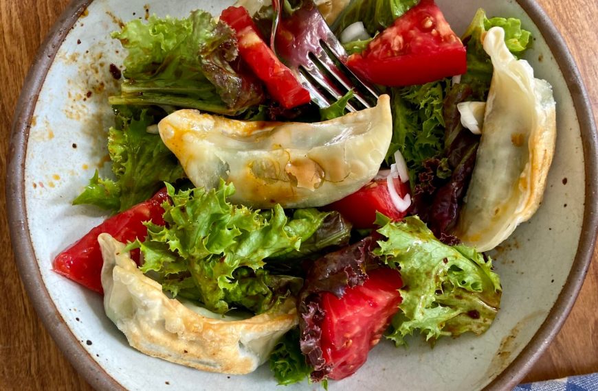 Five-Ingredient Dinner: Hetty McKinnon’s Dumpling Salad