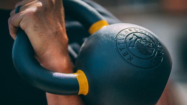 How to Choose the Right Kettlebell Weight