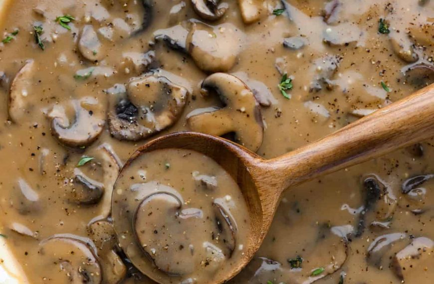 The BEST Mushroom Gravy | The Recipe Critic