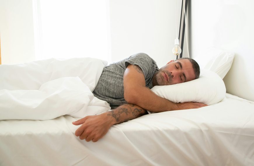 The Significance of Sleep for Men’s Well-Being: Advice for a Restful Night